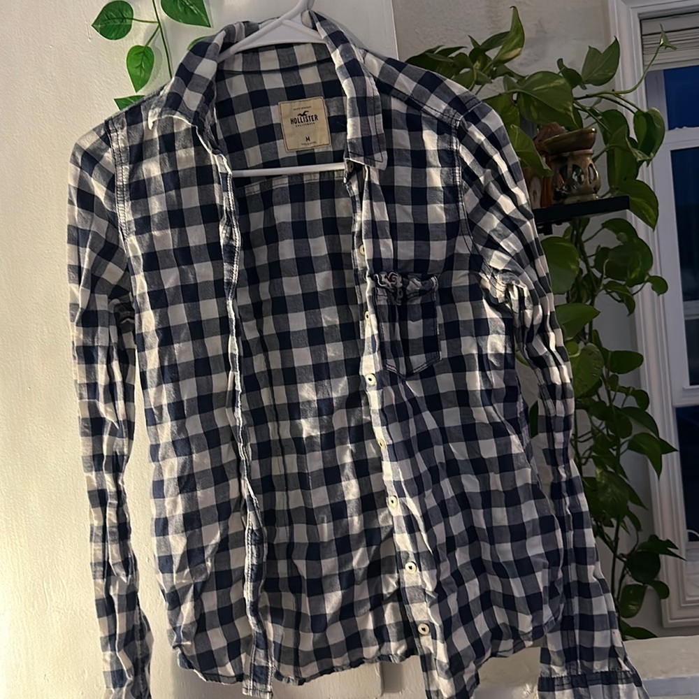 Women’s blue & white plaid Hollister button up